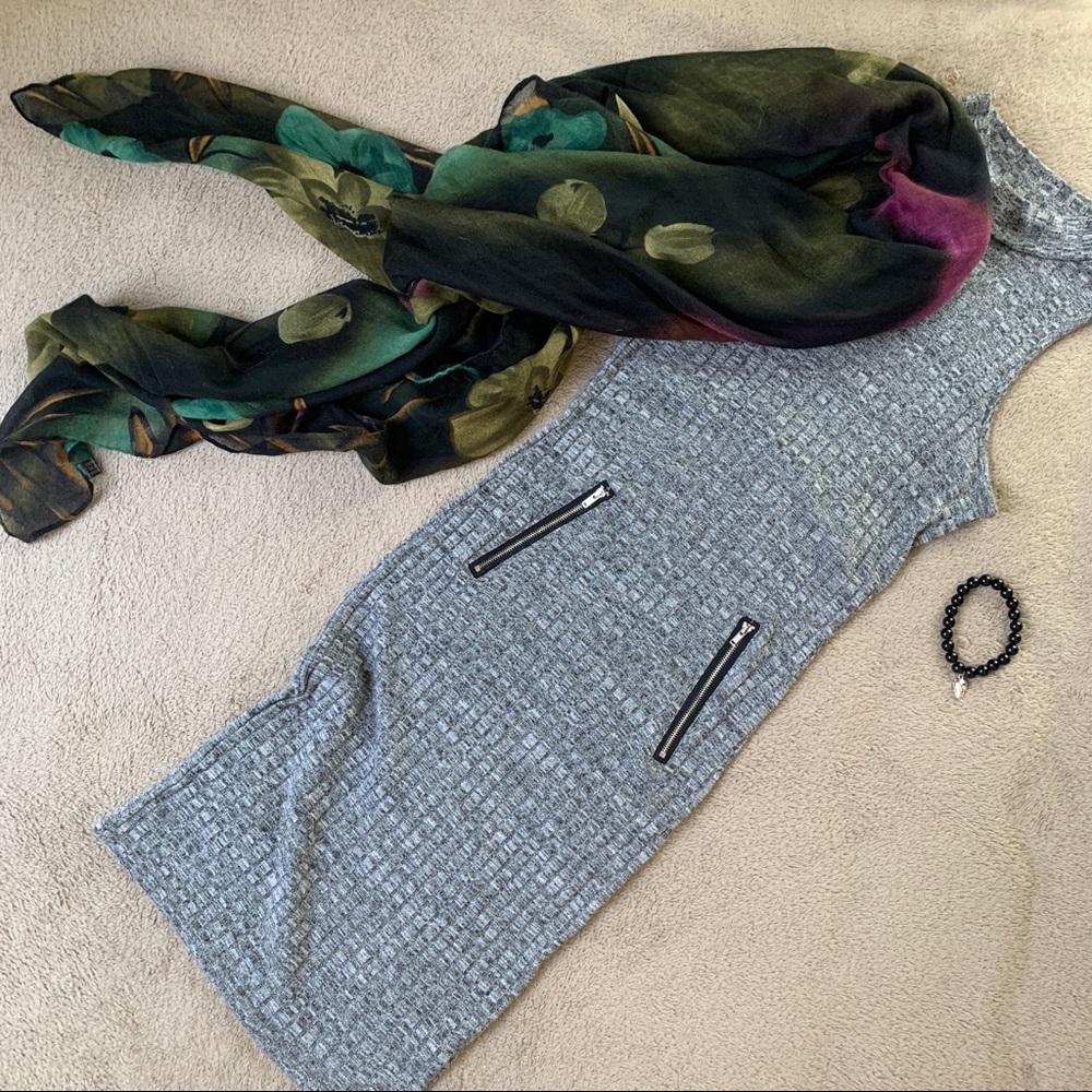 Mid length sleeveless gray bodycon dress